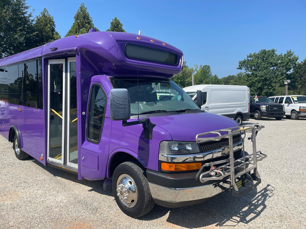 Used 2015 Chevrolet Express 4500 w/ Shuttle Bus Package RWD image 7