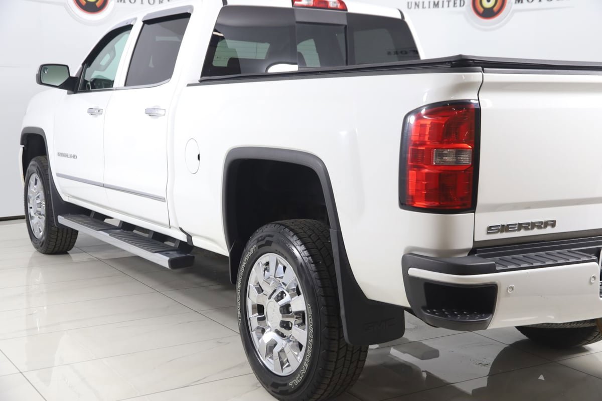 Used 2016 GMC Sierra 2500 Denali w/ Suspension Package, Off-Road AWD/4WD image 24
