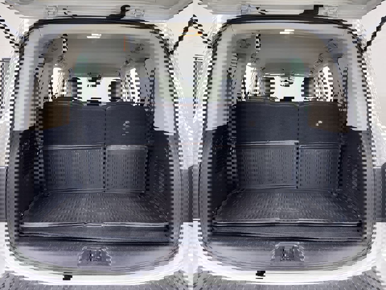 Used 2023 Nissan Armada SV w/ Cargo Package image 23