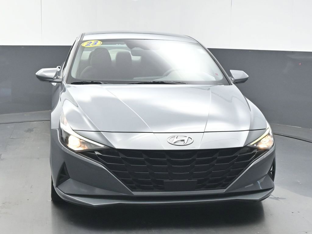Used 2023 Hyundai Elantra SEL w/ Convenience Package image 3