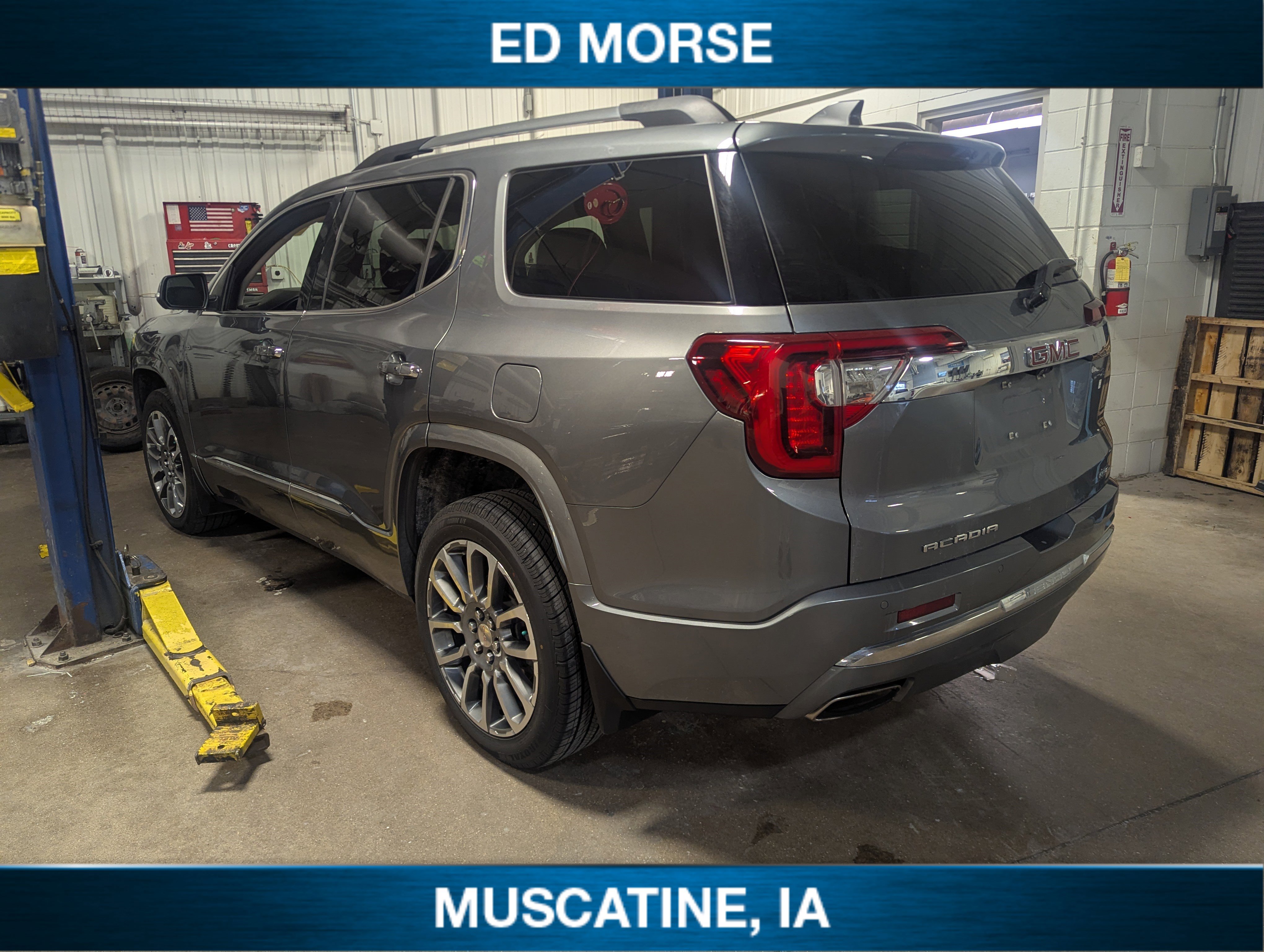 Certified 2021 GMC Acadia Denali w/ Denali Ultimate Package image 3