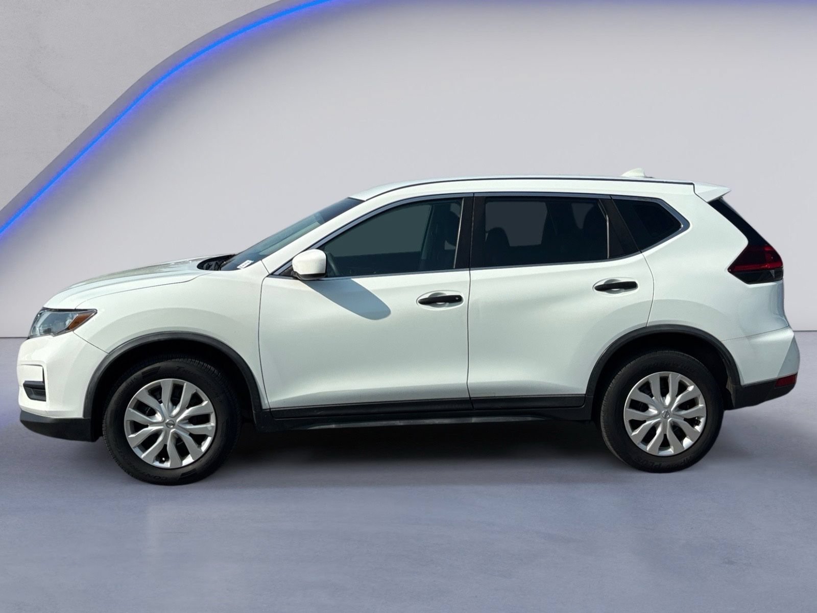 Used 2018 Nissan Rogue S AWD/4WD image 3