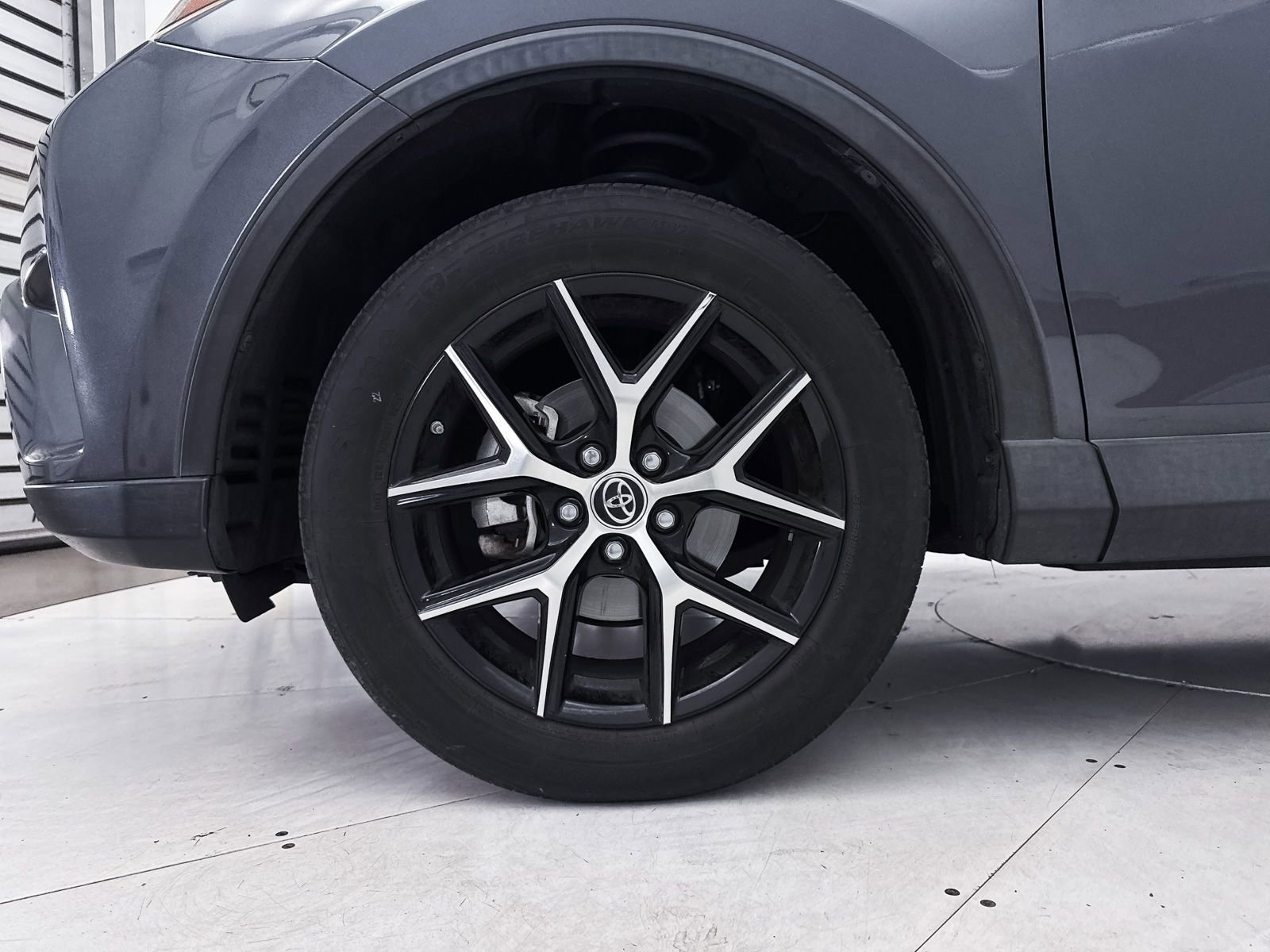 Used 2018 Toyota RAV4 SE AWD/4WD image 12