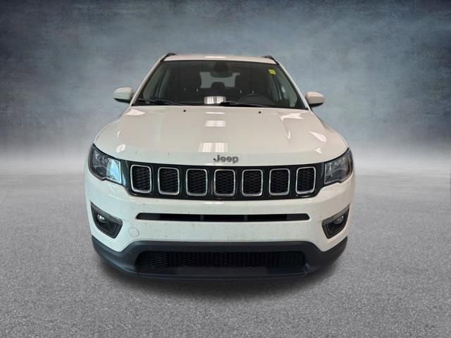 Used 2019 Jeep Compass Latitude w/ Cold Weather Group AWD/4WD image 3