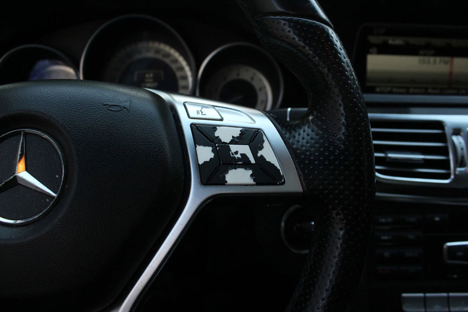 Used 2014 Mercedes-Benz E 350 4MATIC Sedan w/ Premium 1 Package image 31