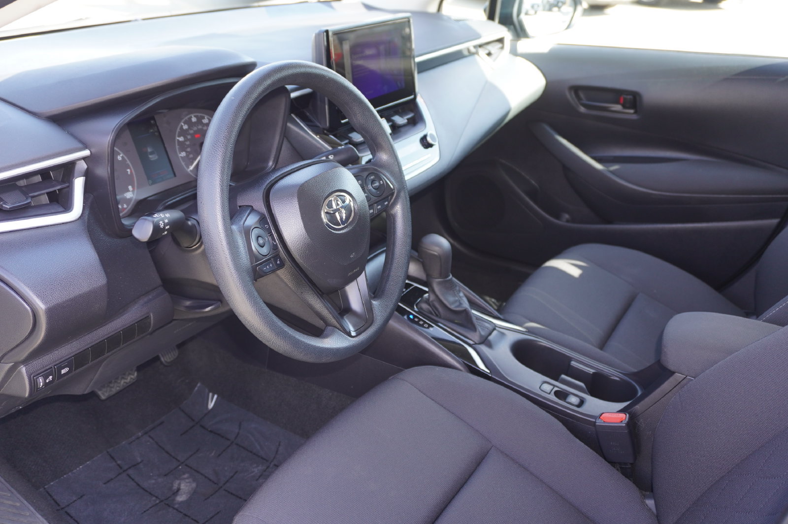 Certified 2025 Toyota Corolla LE FWD image 11