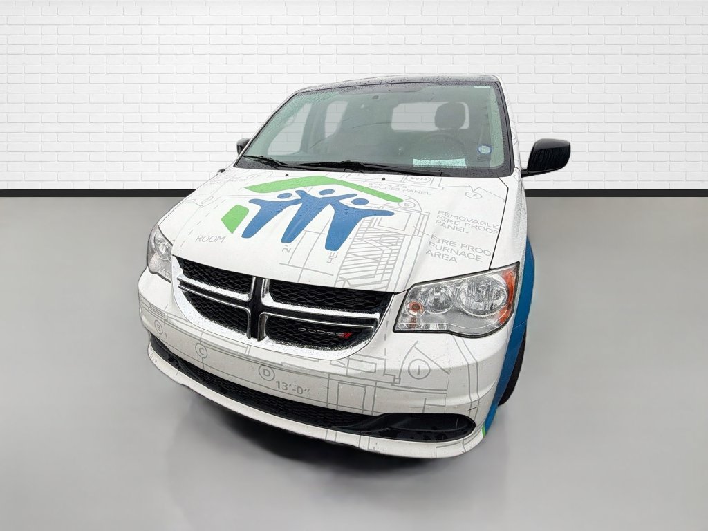 Used 2014 Dodge Grand Caravan American Value Package FWD image 2