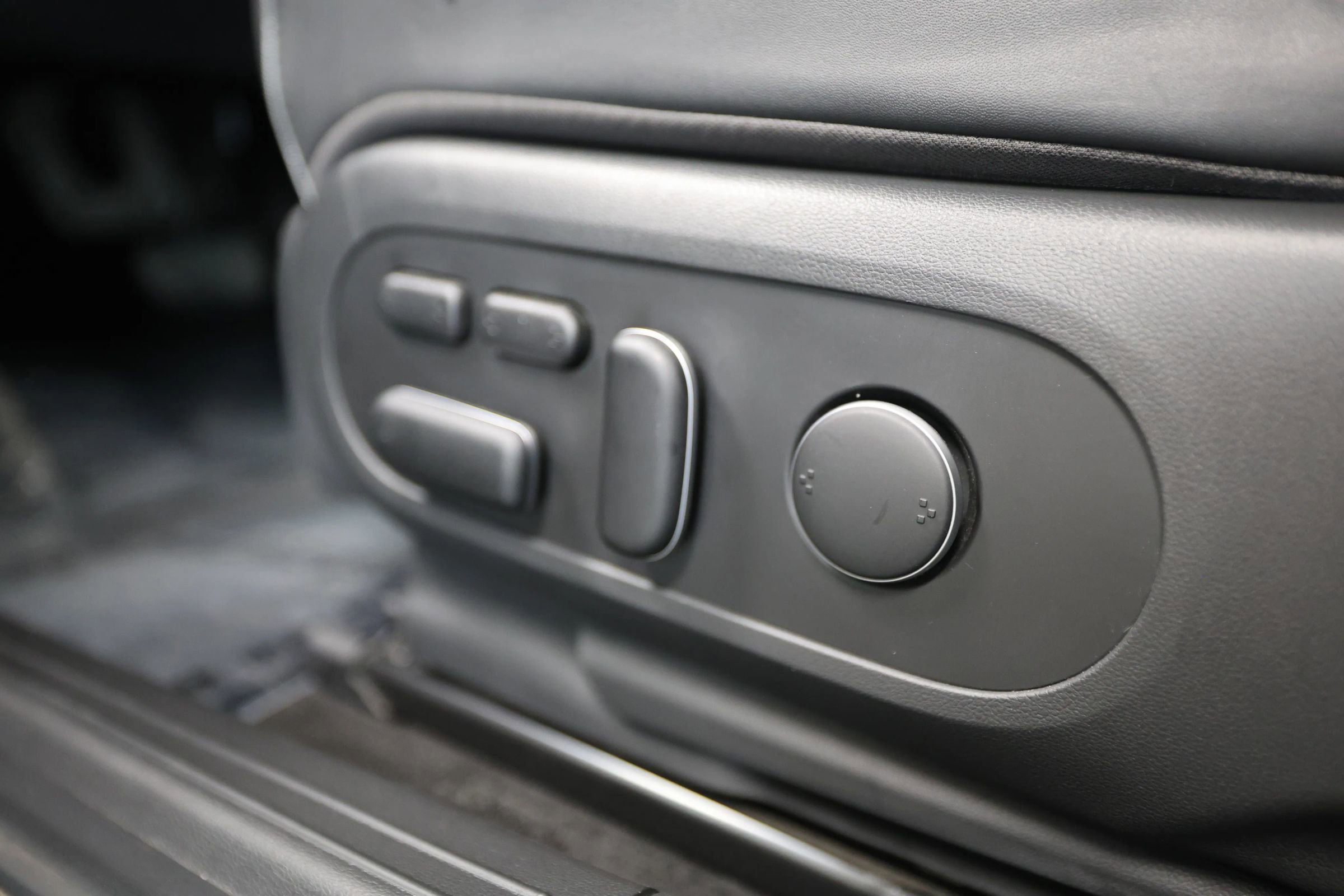 Used 2024 Hyundai Ioniq 5 Limited image 28