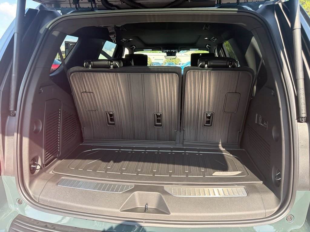 New 2026 GMC Yukon AT4 Ultimate w/ LPO, Floor Liner Package AWD/4WD image 50