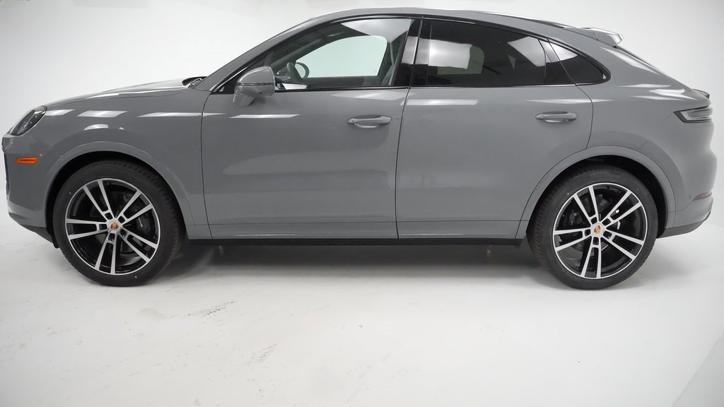 New 2025 Porsche Cayenne Coupe image 2