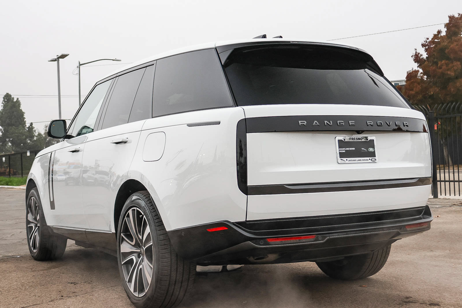 New 2025 Land Rover Range Rover SE AWD/4WD image 6