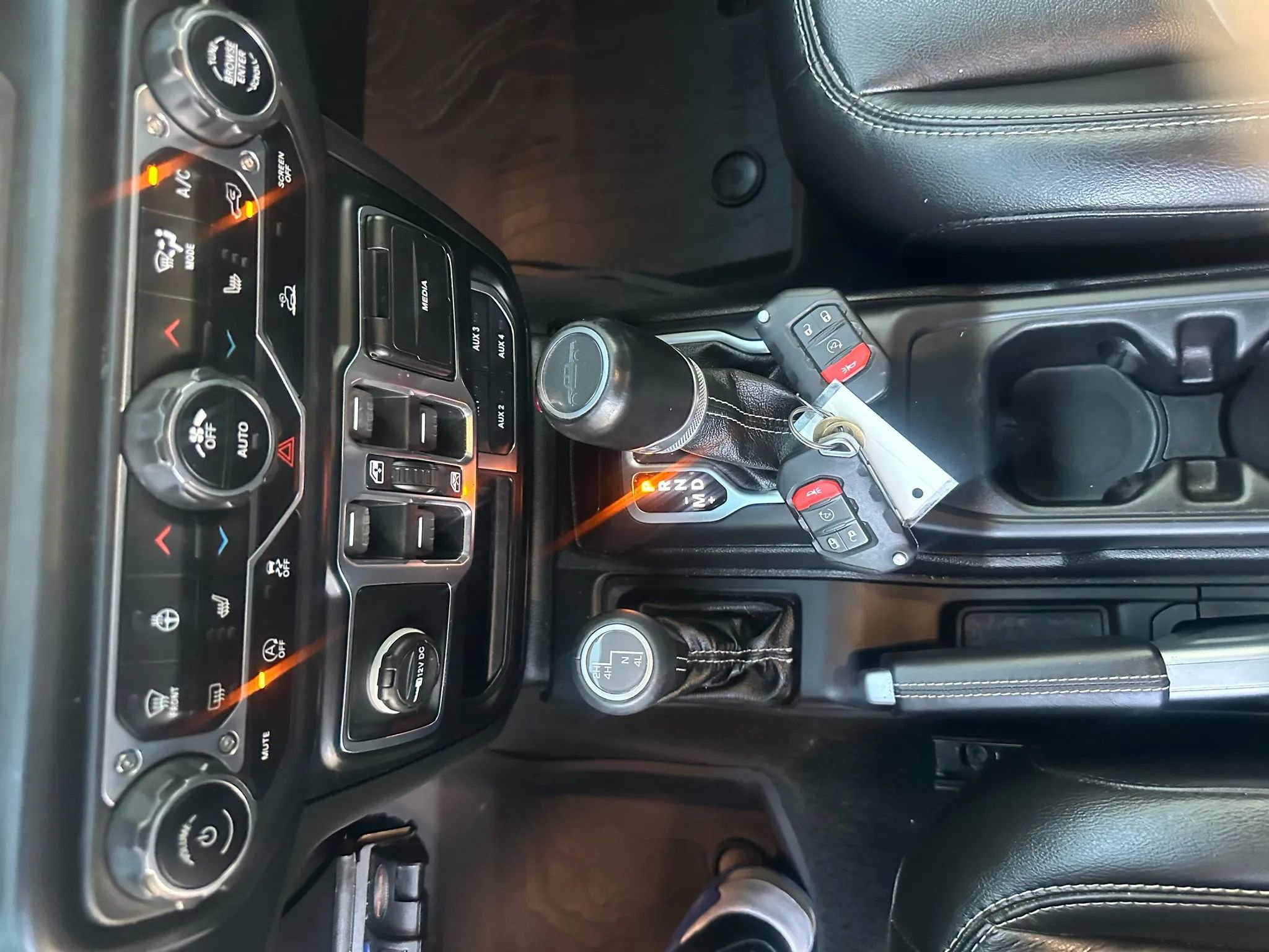 Used 2020 Jeep Gladiator Overland image 34