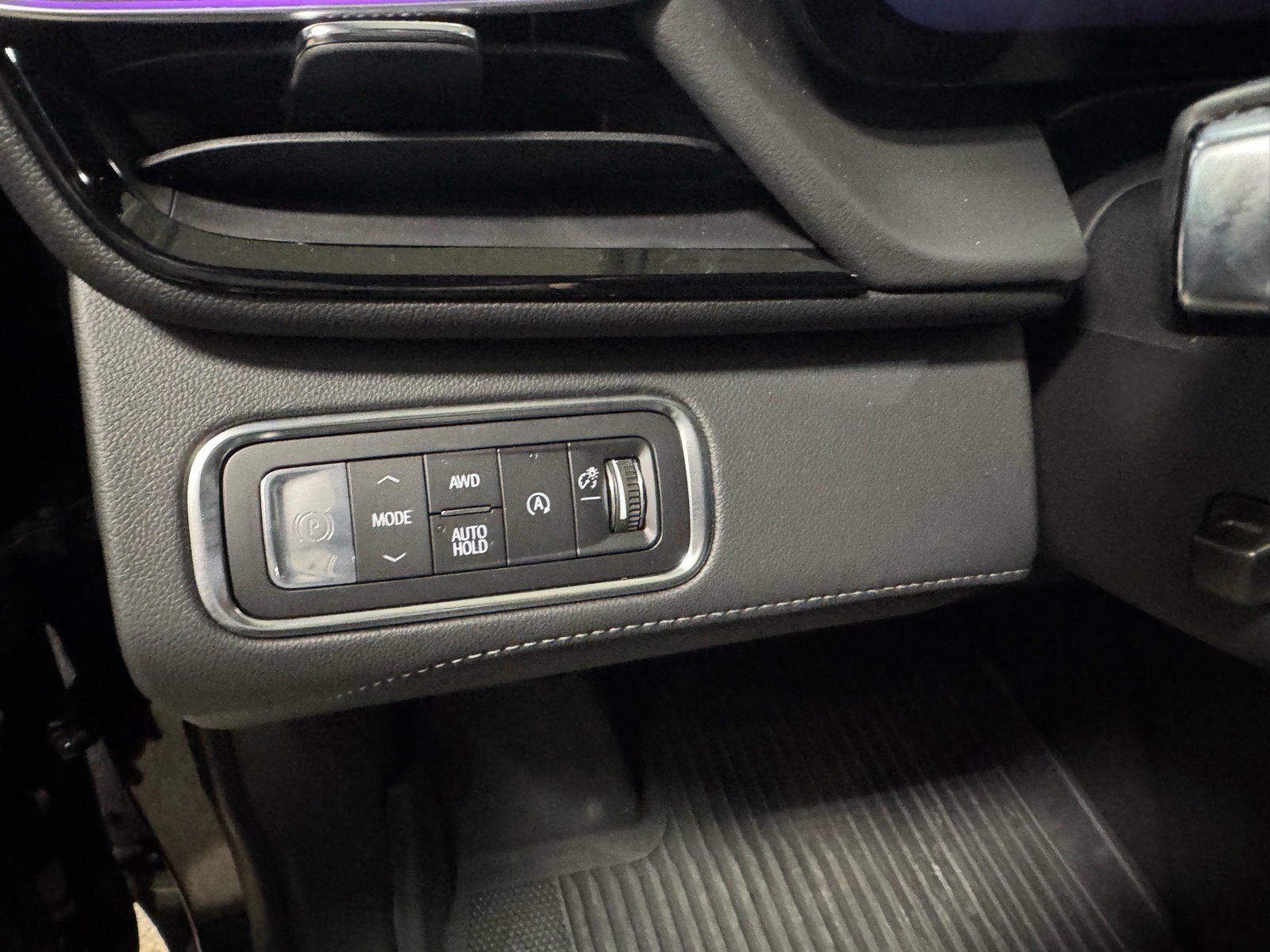 Used 2026 Buick Enclave Avenir w/ Super Cruise Package image 22