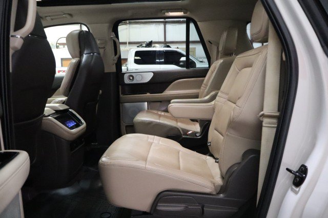 Used 2022 Lincoln Navigator L Reserve RWD image 9