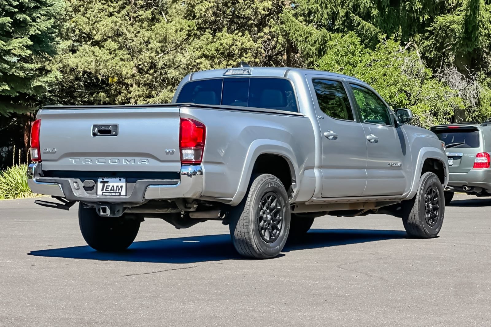 Used 2022 Toyota Tacoma SR5 AWD/4WD image 4