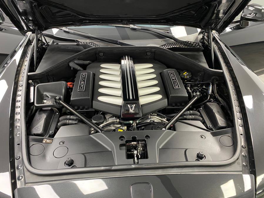 Used 2016 Rolls-Royce Ghost image 40