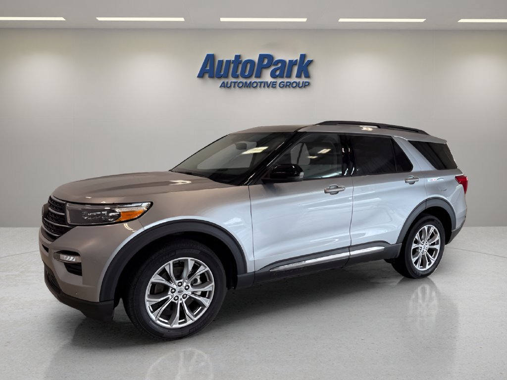 Certified 2024 Ford Explorer XLT w/ Equipment Group 202A AWD/4WD image 3