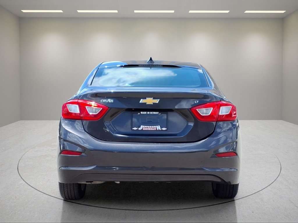 Used 2017 Chevrolet Cruze LT FWD image 21