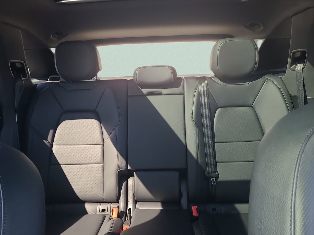 Used 2024 Porsche Cayenne AWD/4WD image 13