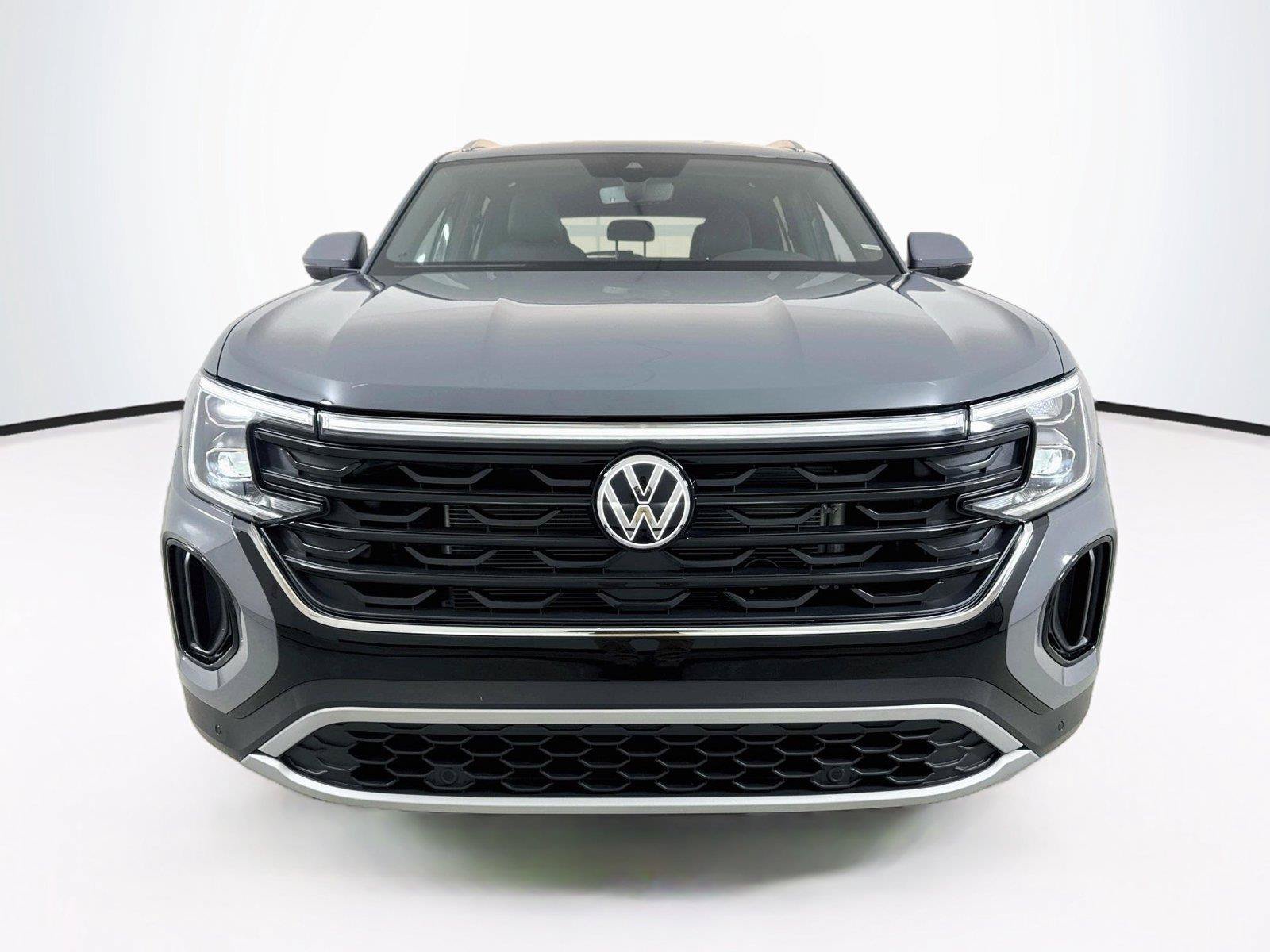 New 2026 Volkswagen Atlas Cross Sport SE FWD image 4