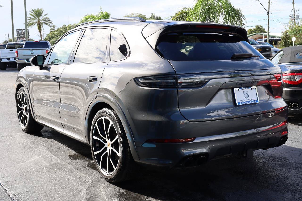 Used 2022 Porsche Cayenne GTS AWD/4WD image 3