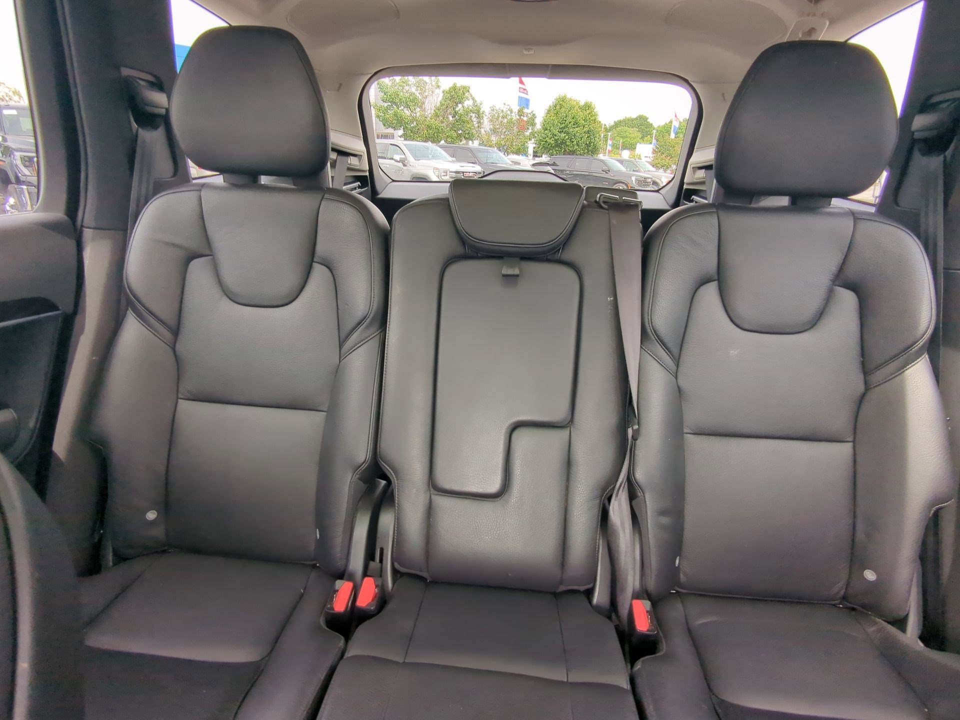 Used 2016 Volvo XC90 T6 Momentum AWD/4WD image 21