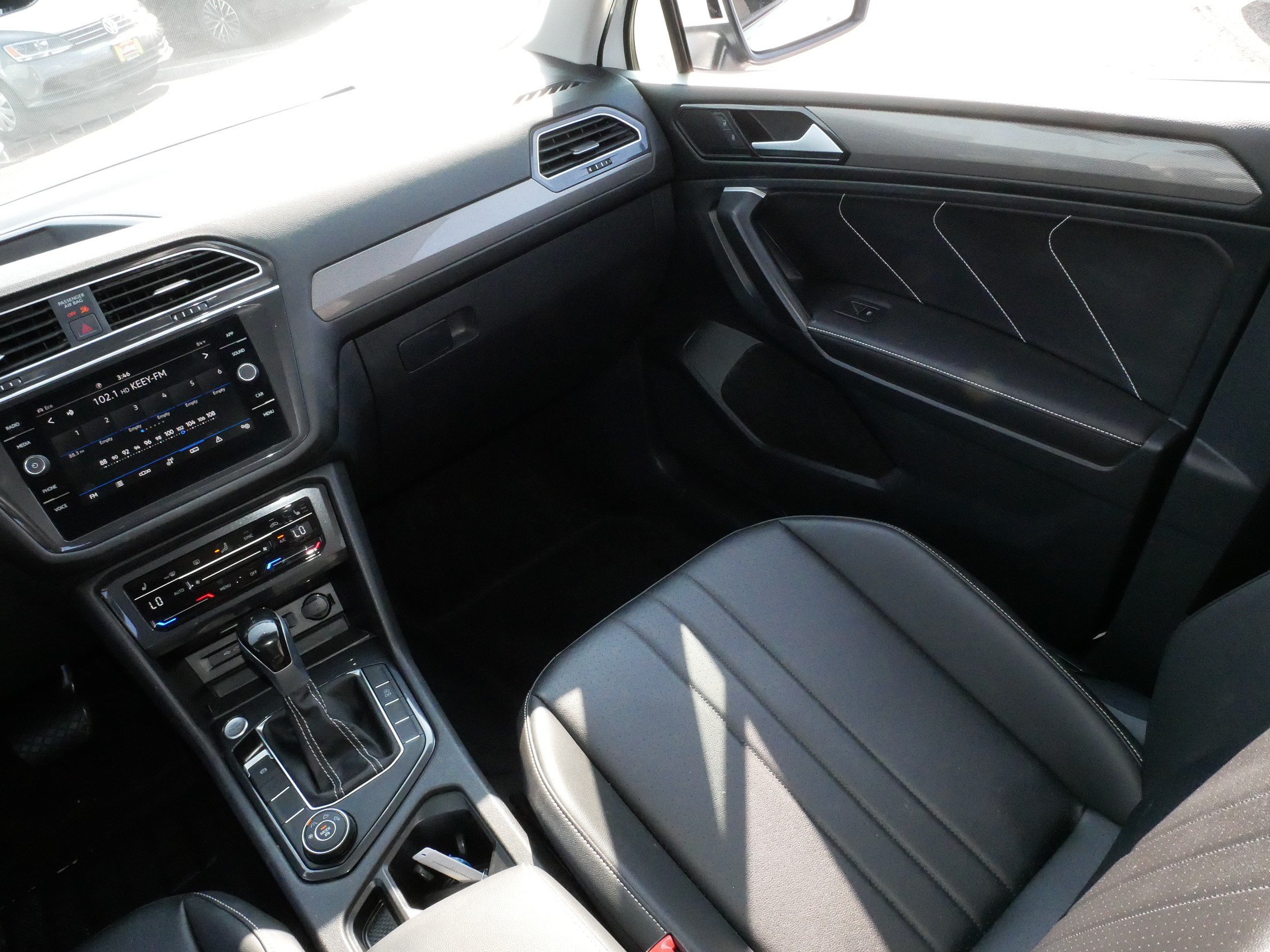 Certified 2024 Volkswagen Tiguan SE AWD/4WD image 11