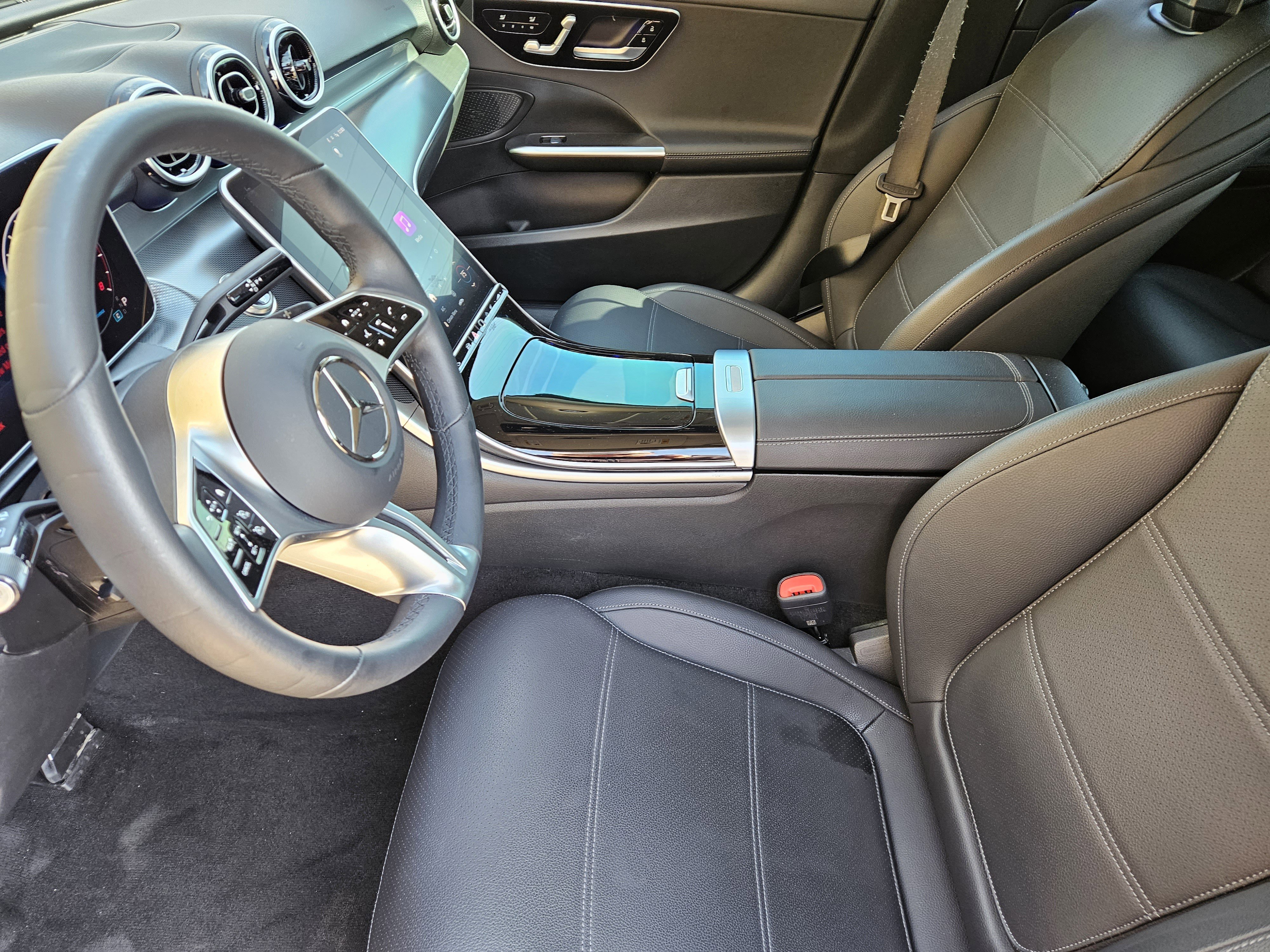 Used 2025 Mercedes-Benz C 300 Sedan image 12