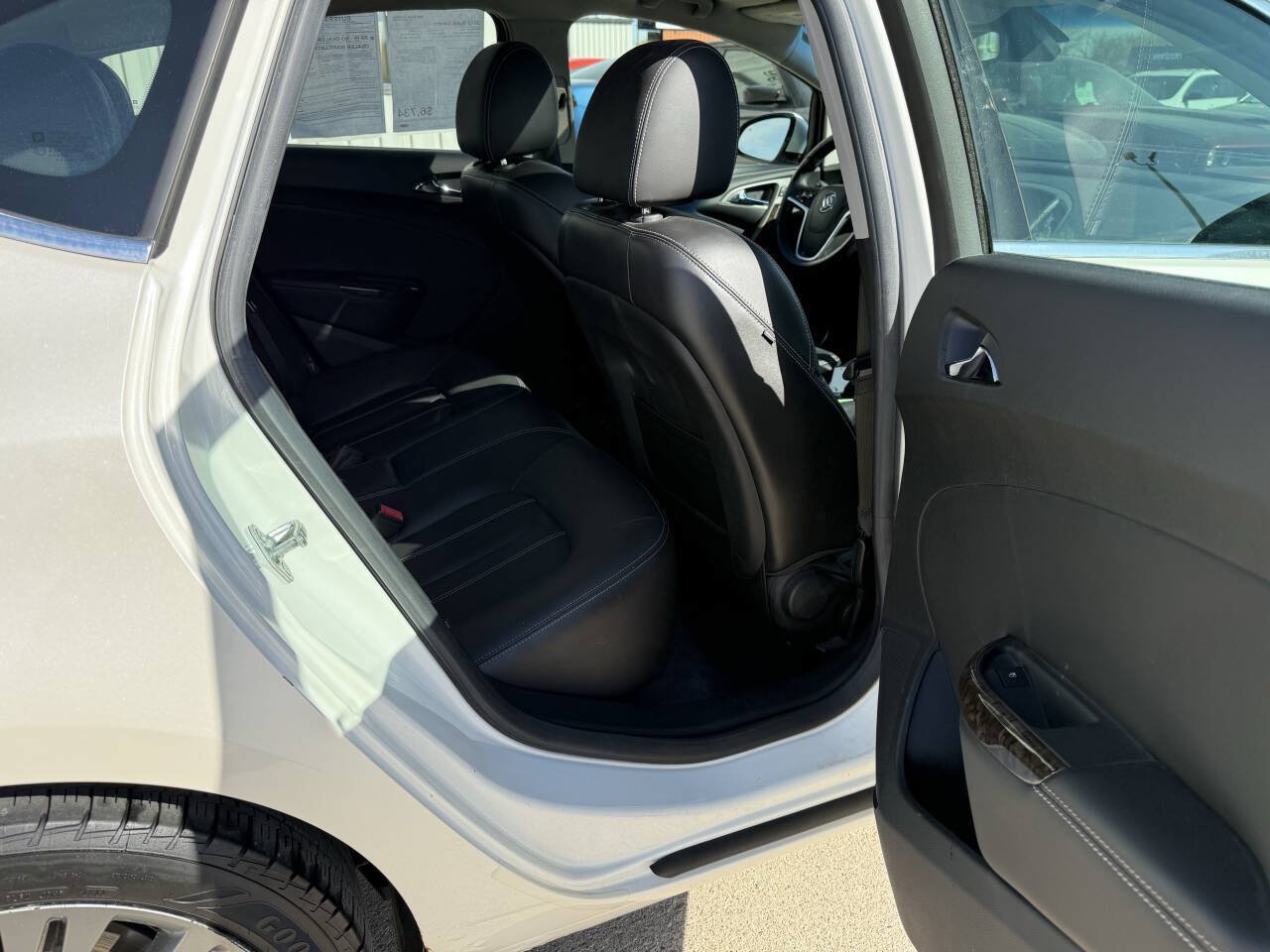 Used 2012 Buick Verano Leather FWD image 12