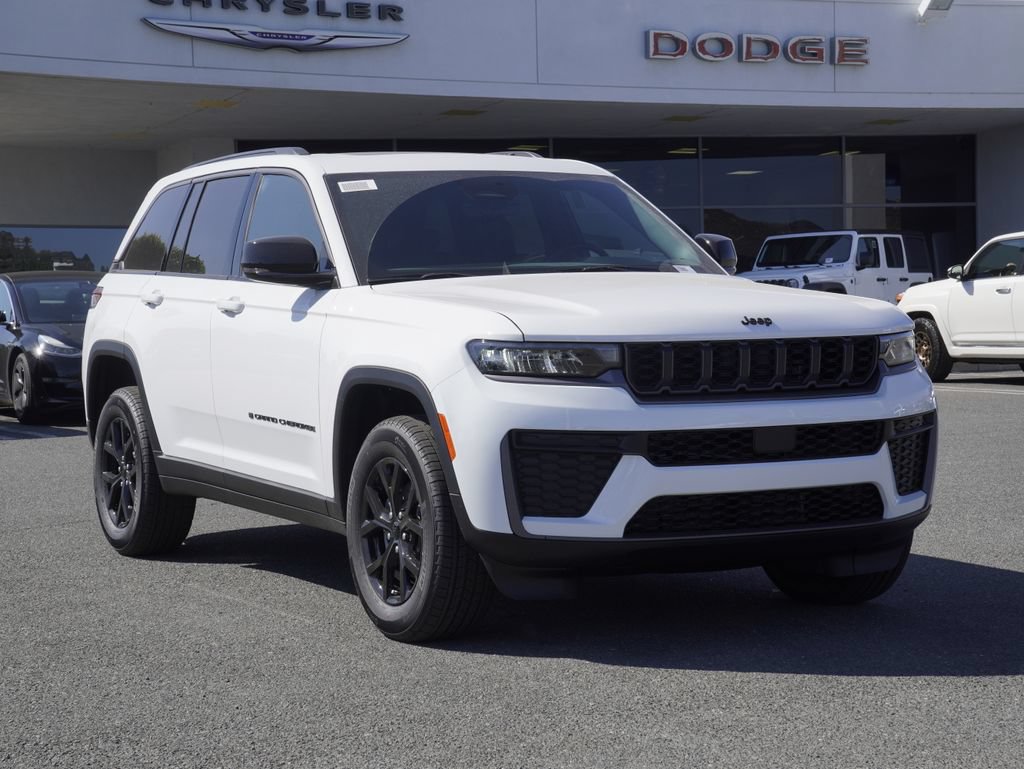 New 2026 Jeep Grand Cherokee Altitude AWD/4WD image 2