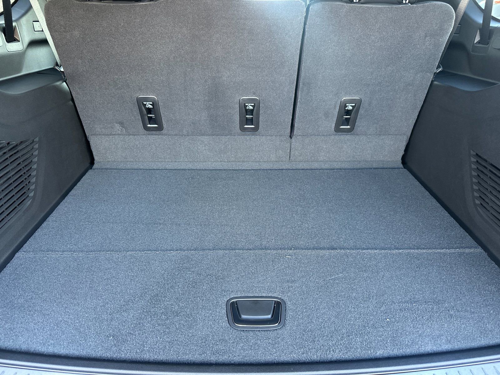 New 2026 GMC Yukon XL Denali w/ Sun & Power Step Package AWD/4WD image 16