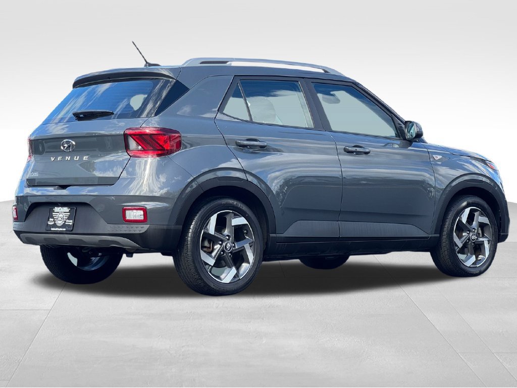 Used 2025 Hyundai Venue SEL FWD image 7