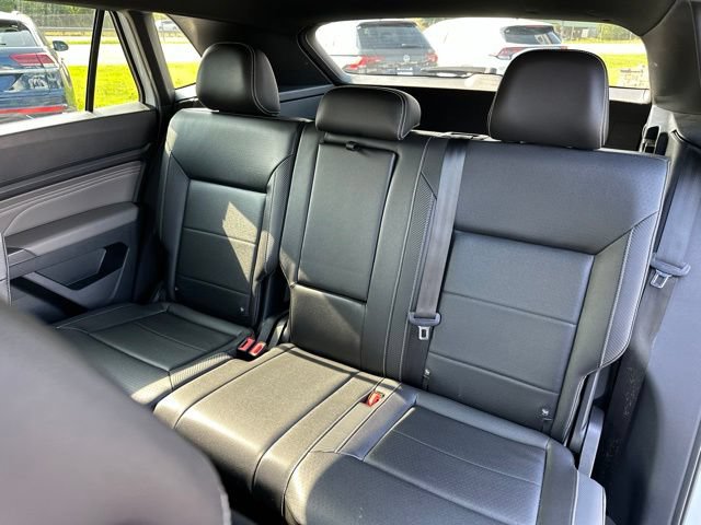 Used 2023 Volkswagen Atlas Cross Sport SE FWD image 13