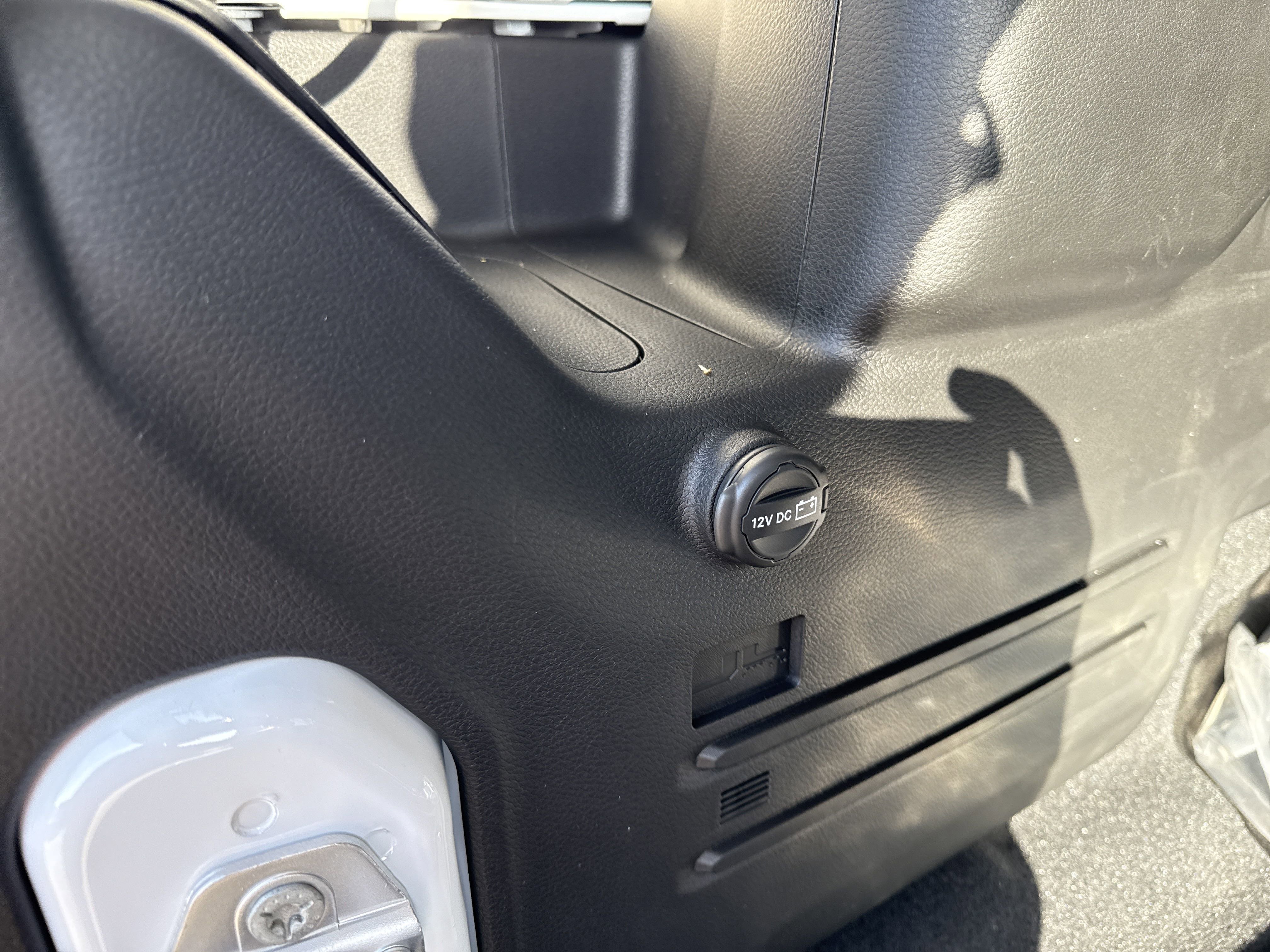 New 2025 Jeep Wrangler Unlimited Rubicon w/ Technology Group image 35