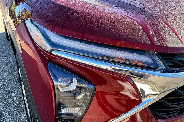 Used 2025 Chevrolet Trax LT FWD image 28