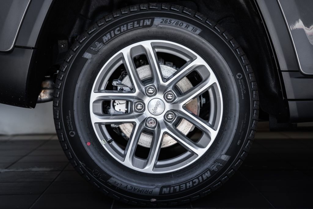 New 2025 Jeep Grand Cherokee Laredo X w/ Luxury Tech Group I image 16