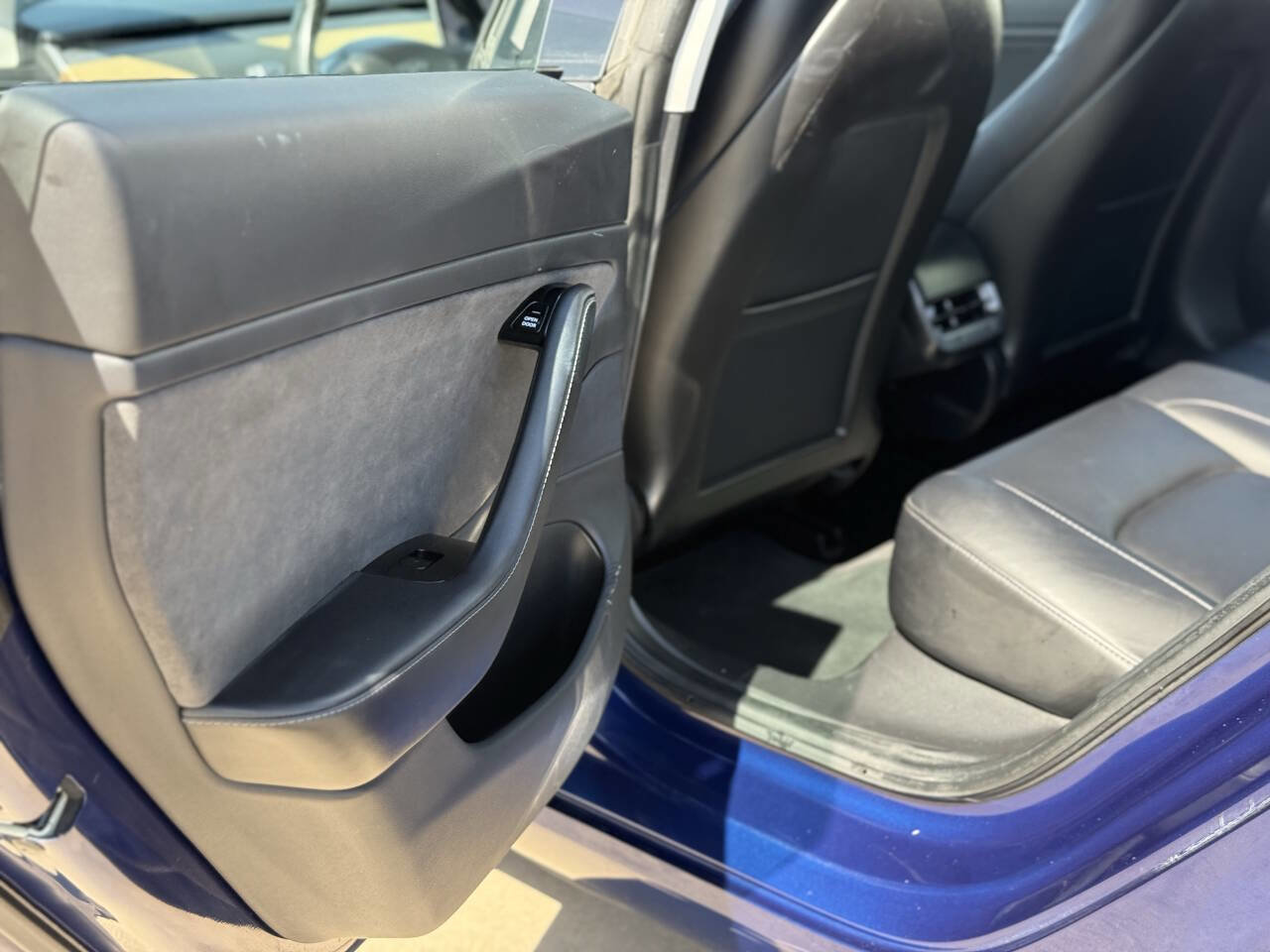 Used 2018 Tesla Model 3 Long Range RWD image 10