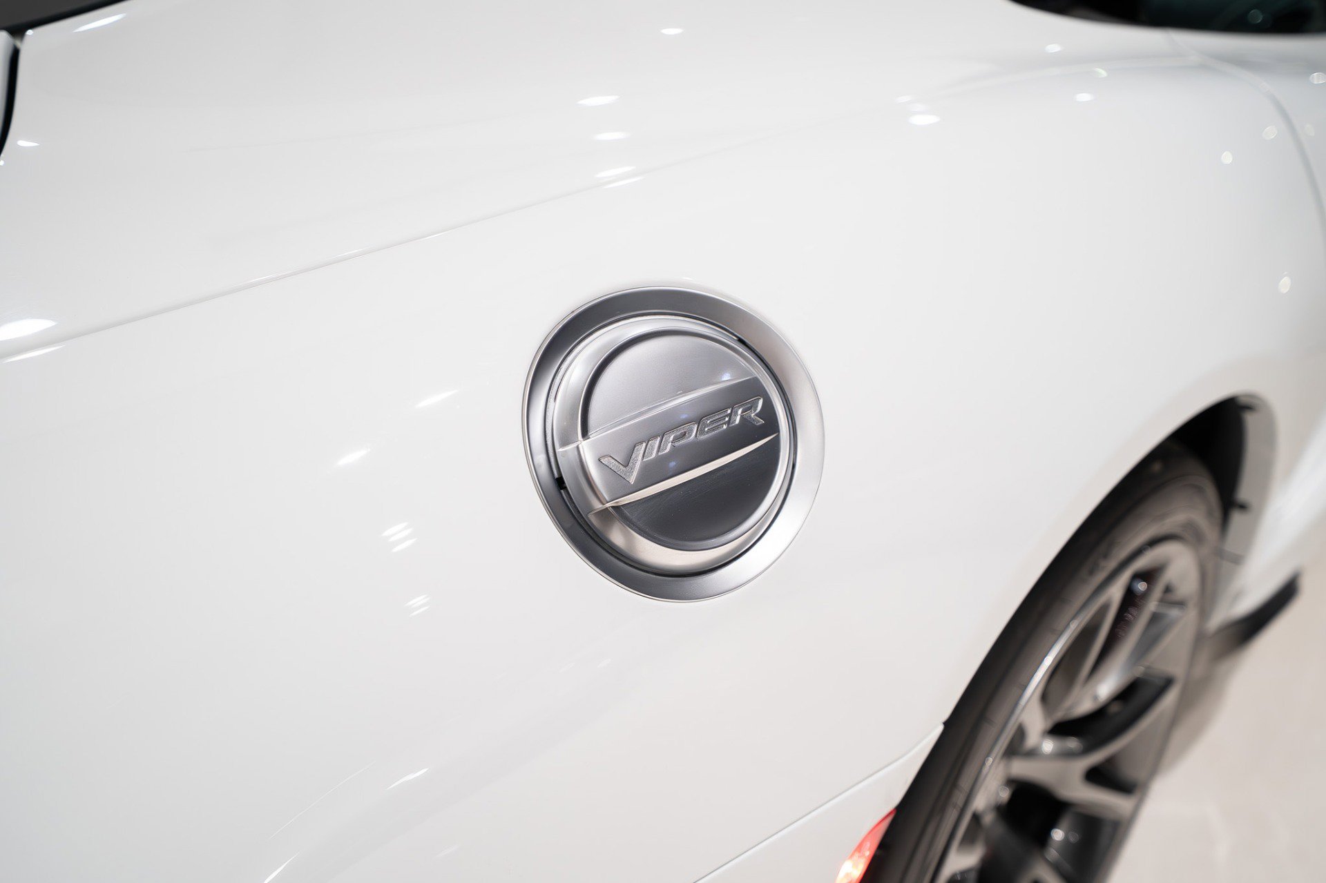 Used 2013 SRT Viper GTS w/ GTS Laguna Interior Pkg image 44