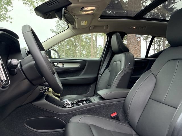 New 2026 Volvo XC40 B5 Ultra w/ Protection Package Premier AWD/4WD image 22