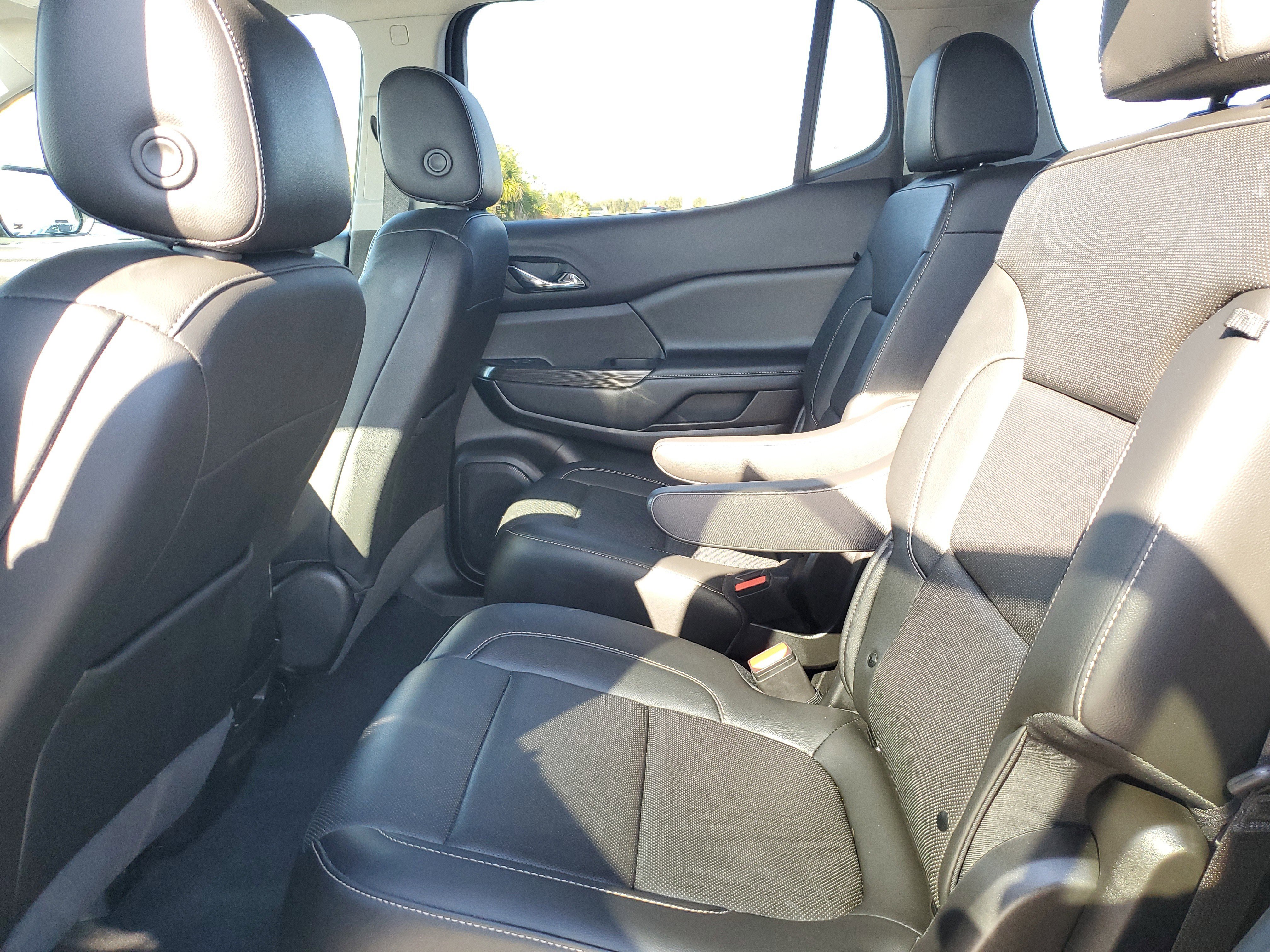 Used 2023 GMC Acadia SLT image 14