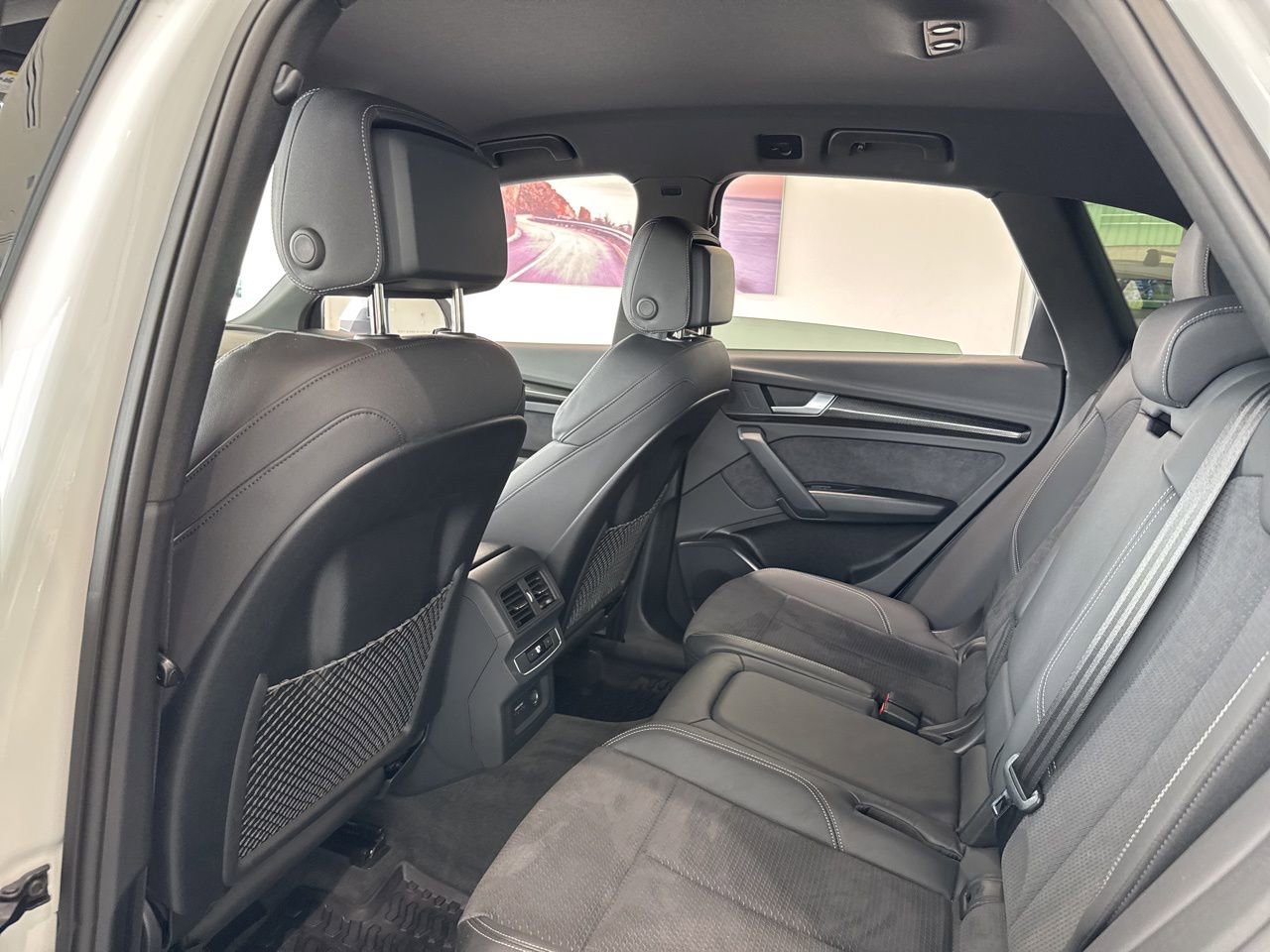 Used 2024 Audi SQ5 Premium image 39