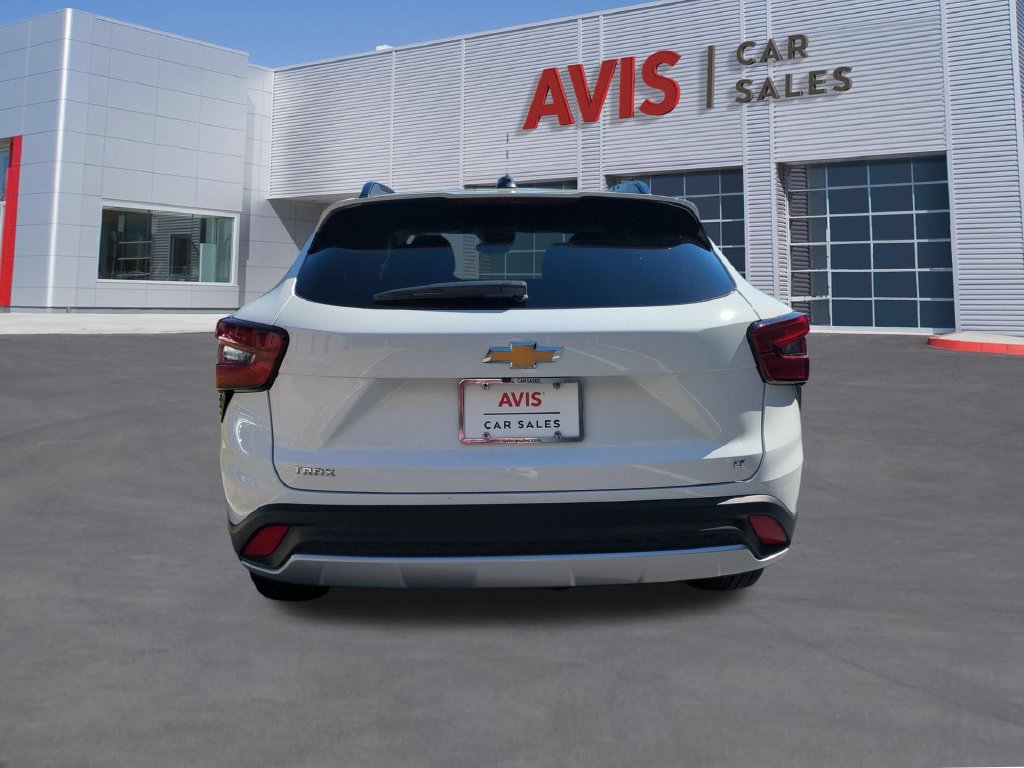 Used 2026 Chevrolet Trax LT FWD image 7