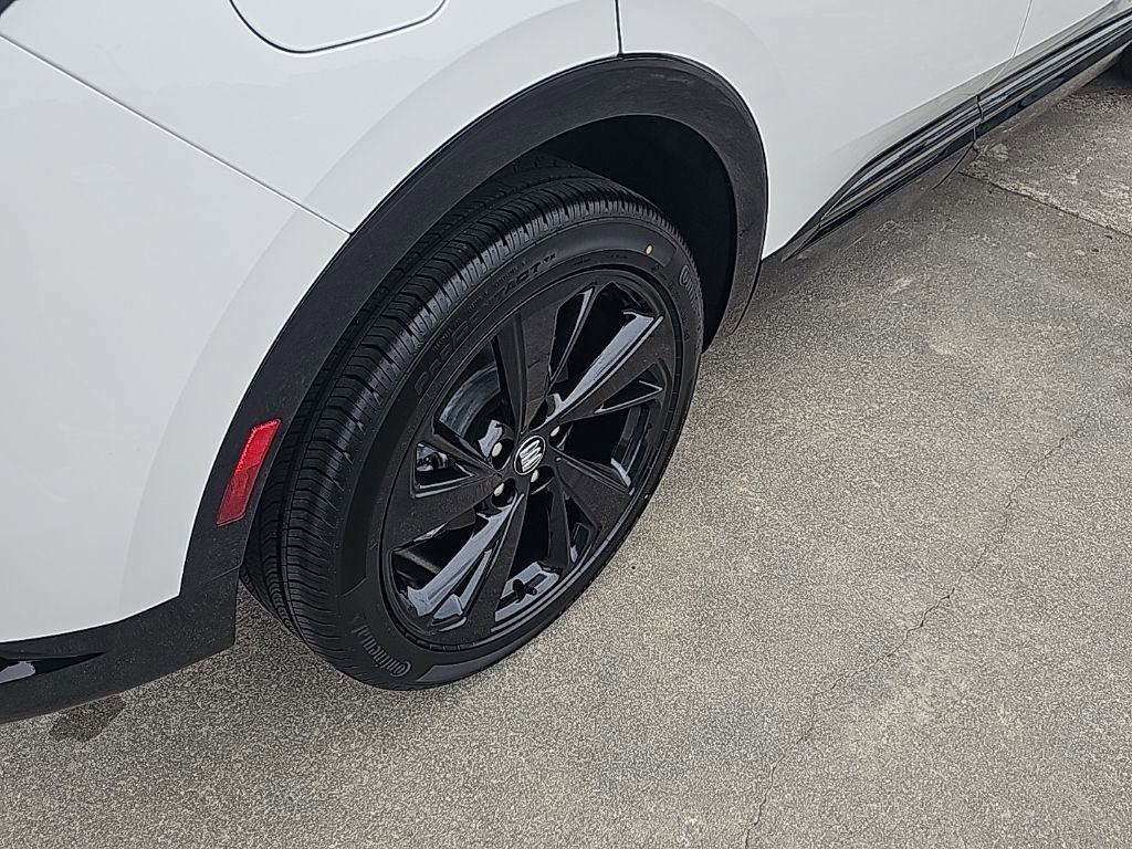 New 2025 Buick Envision Sport Touring image 8