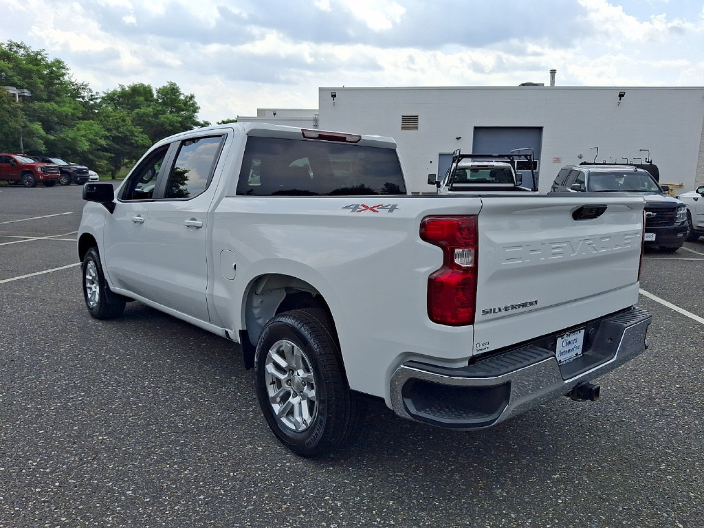 Used 2023 Chevrolet Silverado 1500 LT AWD/4WD image 4