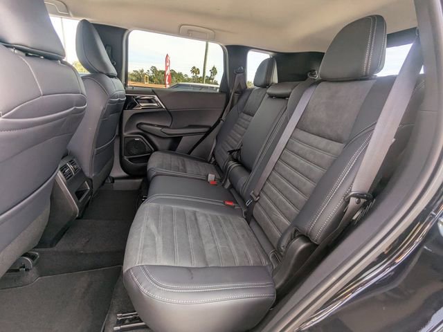 New 2026 Mitsubishi Outlander SE FWD image 18