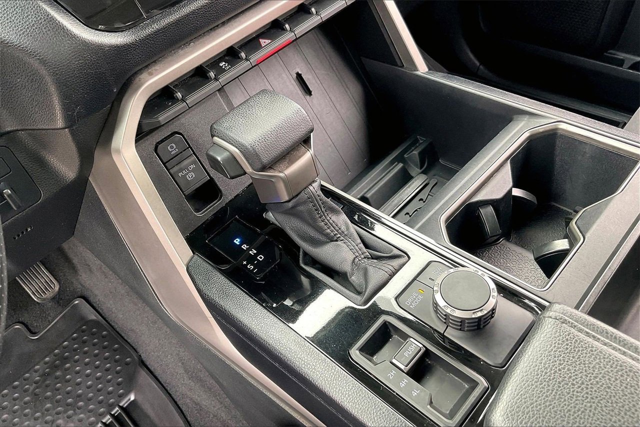 Used 2022 Toyota Tundra SR5 w/ SR5 Convenience Package image 33