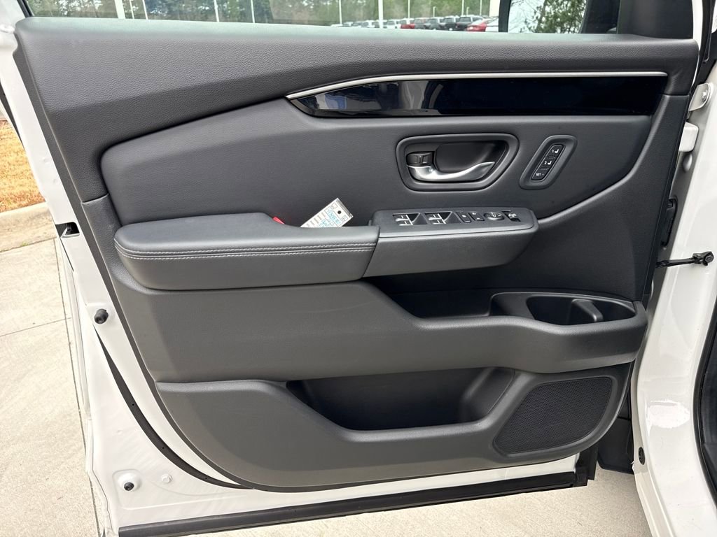 Used 2023 Honda Pilot Touring image 14