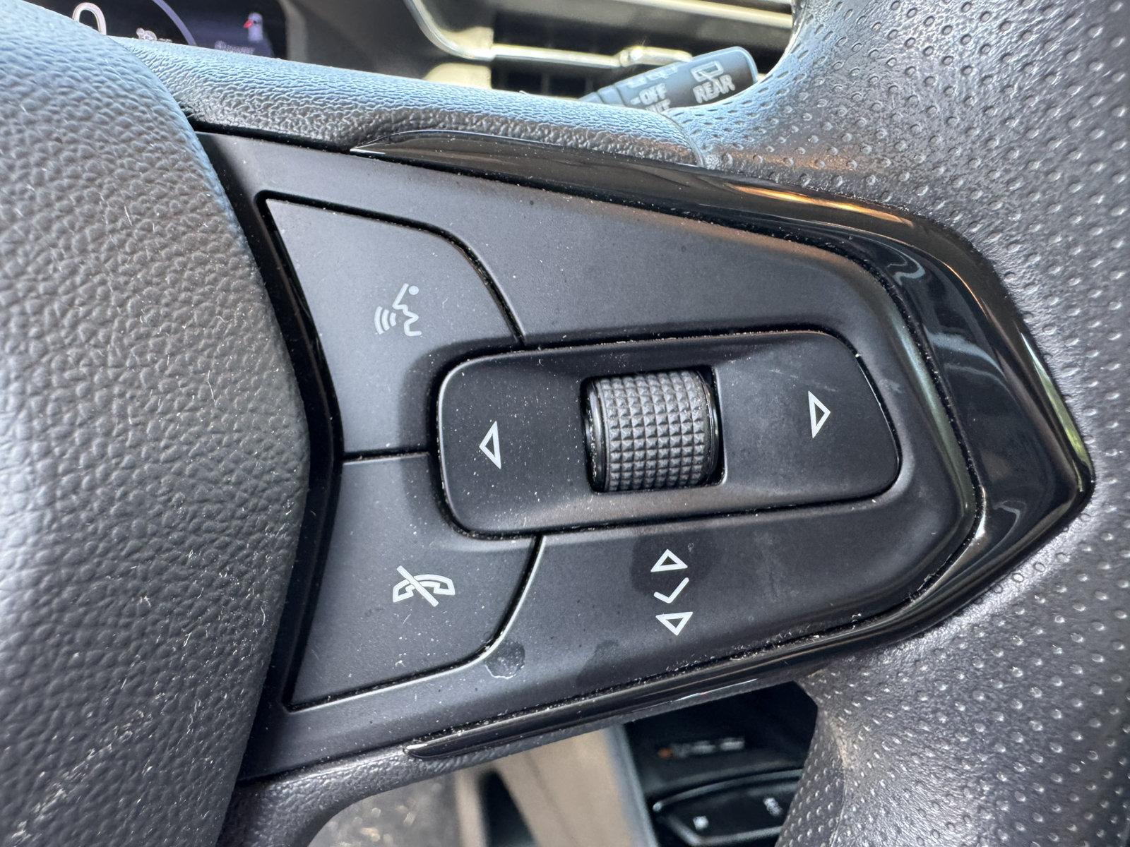 Used 2023 Chevrolet Bolt EUV LT FWD image 29