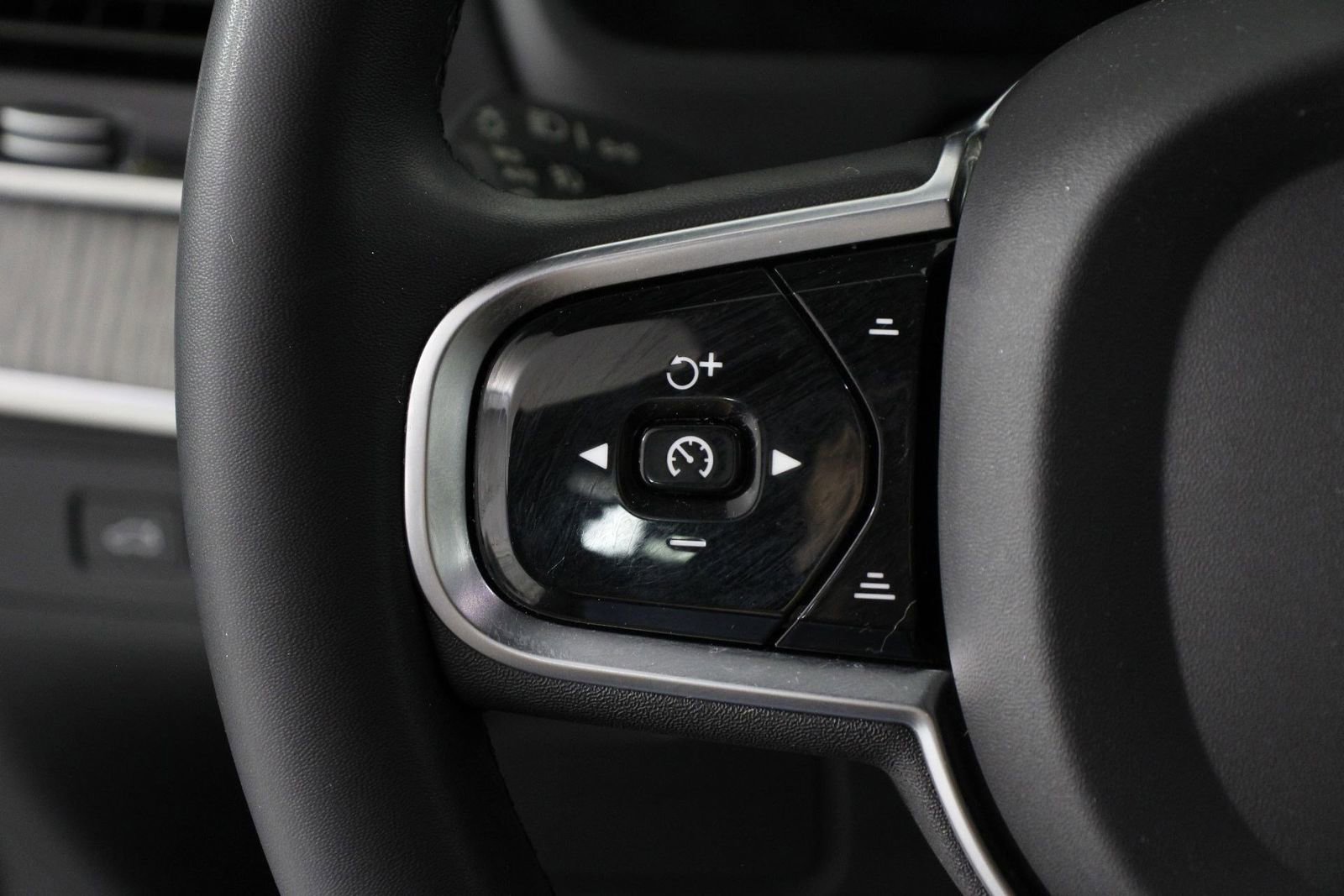 Certified 2023 Volvo XC90 T8 Ultimate image 10