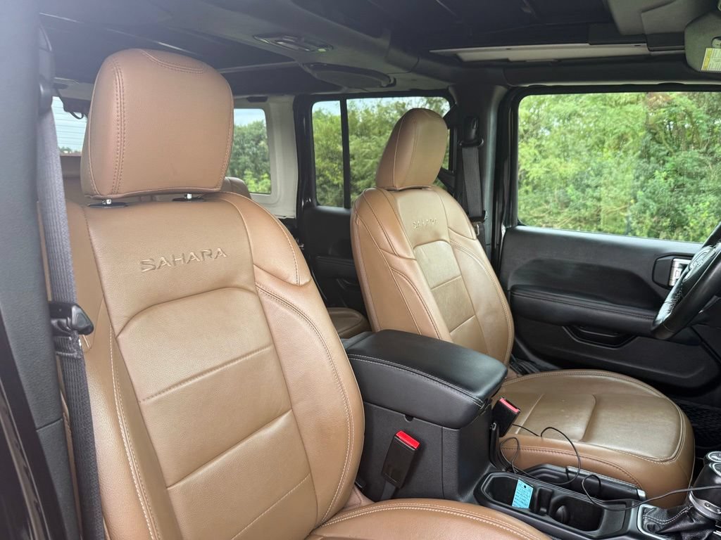 Used 2023 Jeep Wrangler Unlimited Sahara w/ Cold Weather Group AWD/4WD image 24